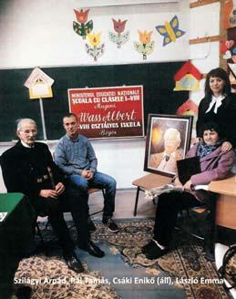 Emma, a Panoráma Világklub Díszoklevelét, valamint Farcádi Sándor Levente Wass Albert portré festményét és a Wass Albert Örökségkönyv tiszteletpéldányait vehették át