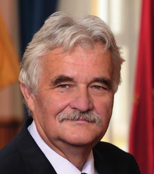 Célom, a meglévő szakrendelések és védőnői szolgálat bővítése, a szociális gondozónők munkakörülményeinek javítása, az elmaradt utak aszfaltozása, település szépítése.