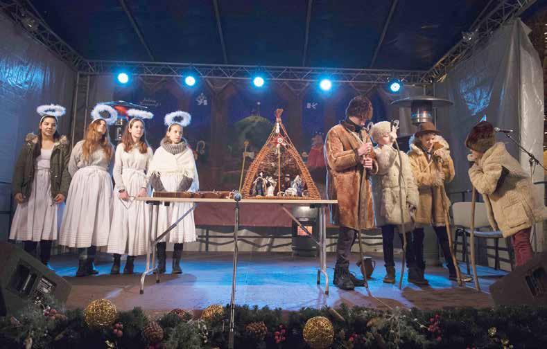 Az adventi programok mellett december 6-án, pénteken ellátogat a rendezvényre a Mikulás is, december 13-án pedig Luca Napja és Boszorkány péntek 13 várja a téli időjárástól sem félő publikumot.