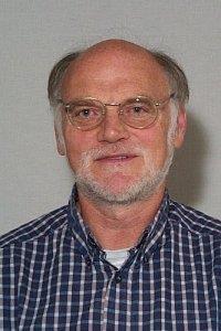 és G.J.