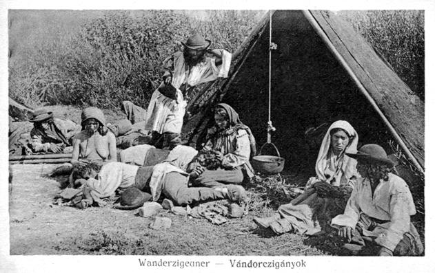 145 Ilyen megengedett forma volt vizsgált korunkban a kivillanó keblű ci gánylány ábrázolása.