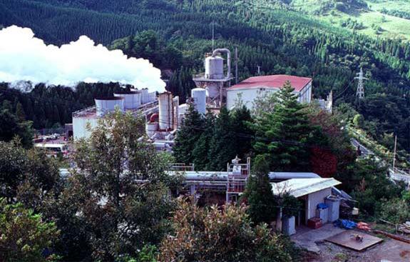 2. Kondenzációs technológia Közvetlen villamos-energia termelés (<150 o C) Gőz turbina
