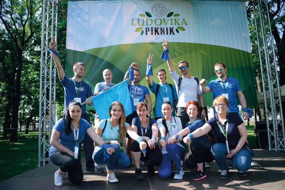 140 A NEMZETI KÖZSZOLGÁLATI EGYETEM