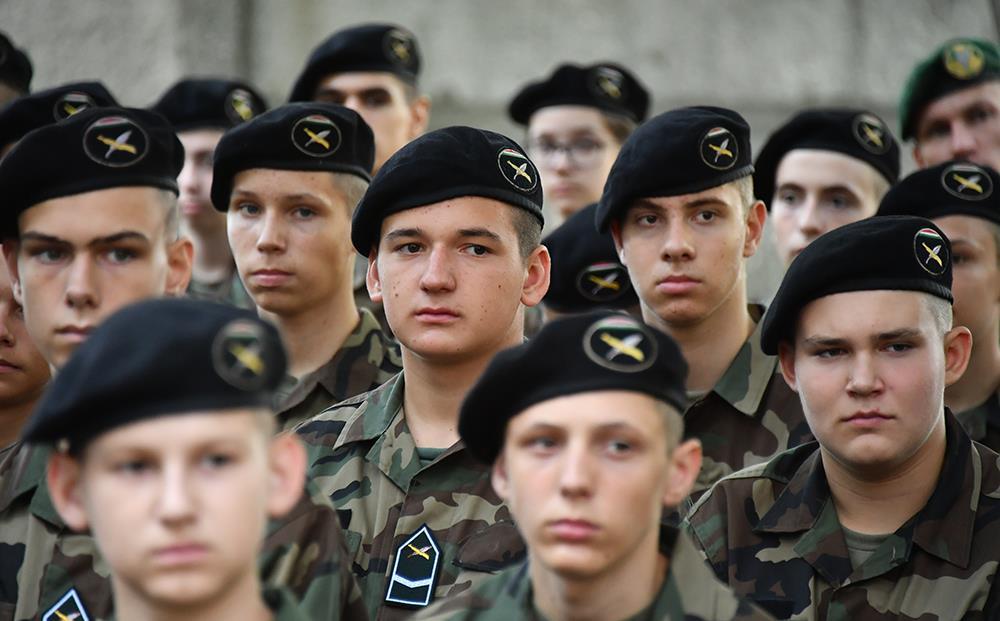 tanévre Az ország egyetlen honvéd középiskolája