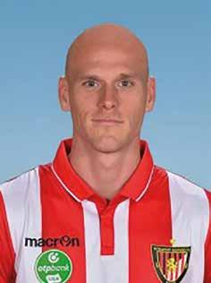2005-ben a franciák elleni barátságos mérkőzés második félidejére beállva a csapat erőssége volt, így kezdőként számított rá Izlandon Lothar Mattheus.