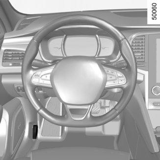 Motorháztető kinyitása Emelje fel a motorháztetőt, és kézzel kísérje végig a mozgását; a két emelőszerkezet 2 megtartja. Ne támaszkodjon rá a motorháztetőre, mert véletlenül becsukhatja azt.