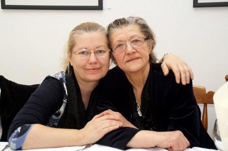 posztgraduális drámapedagógia szakos képzése is. Számos szakdolgozat megszületésénél bábáskodott konzulensként. Többször hívták a szegedi, debreceni drámapedagógus képzésekre, tanfolyamokra is.