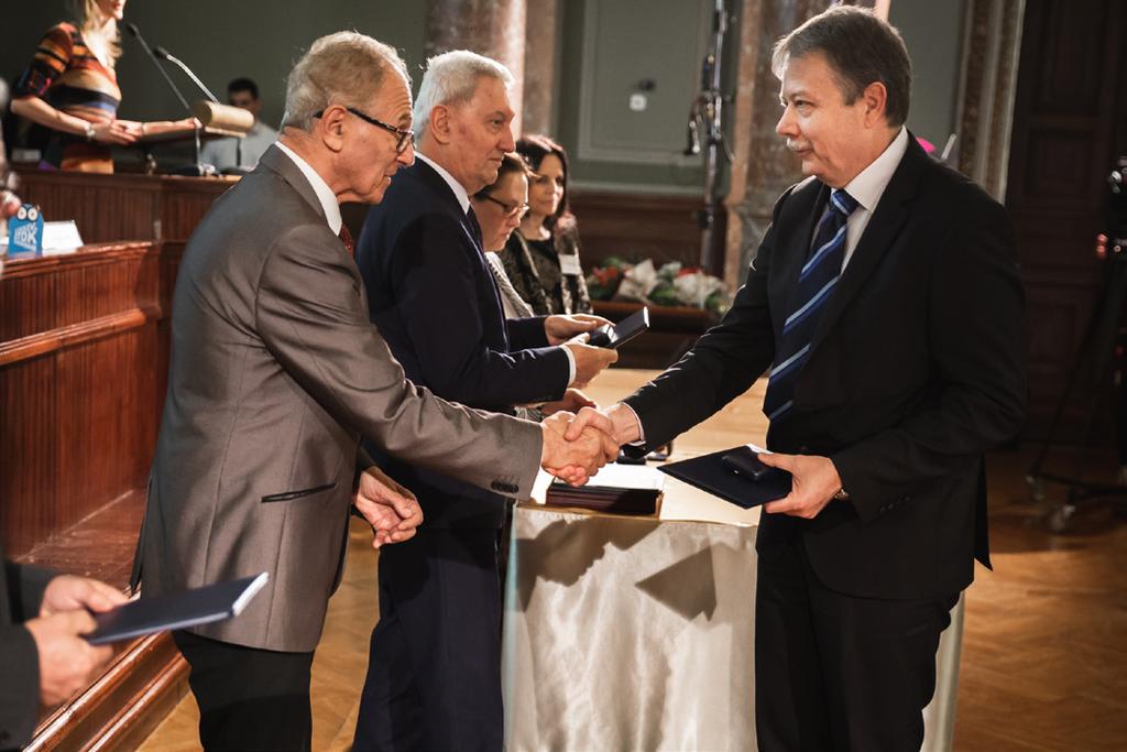 Vámossy Zoltán, a Szoftvertervezés és fejlesztés Intézet igazgatója az Országos Tudományos Diákköri Konferencia záróülésén.
