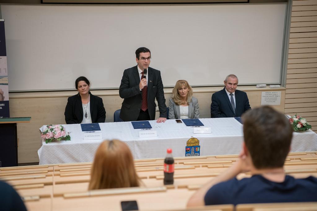 Az Óbudai Egyetem egy dinamikusan fejlődő oktatási intézmény, sok tehetséges hallgatóval.