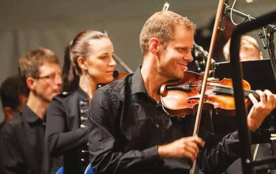 De végül a hagyományos szimfonikus zenekari munka lett és maradt az életed. Amikor világossá vált számomra, hogy a jazzmuzsikálás is teljes embert kívánó feladat, akkor szépen lassan abbahagytam.