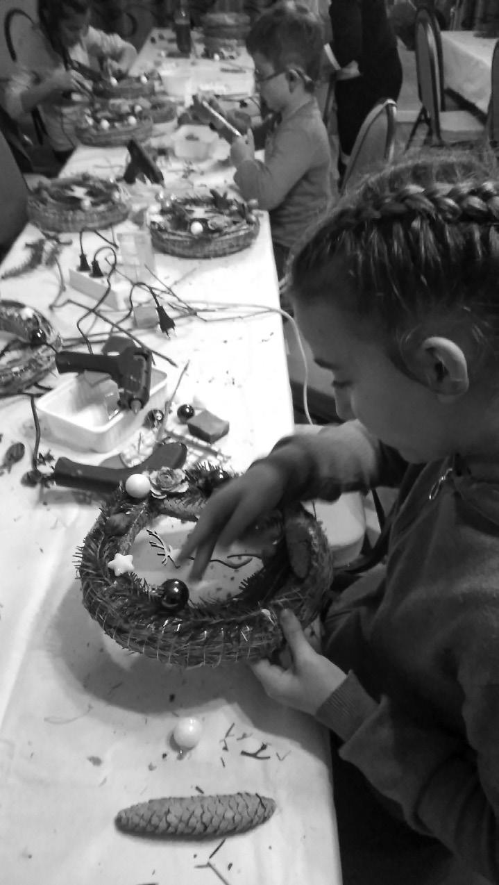7 A mindennap kicsiny csodái KARÁCSONYI KÉSZÜLŐDÉS A VÁROSBAN Számos programmal hangolódhattunk az adventi időszakban a karácsonyra városunkban.