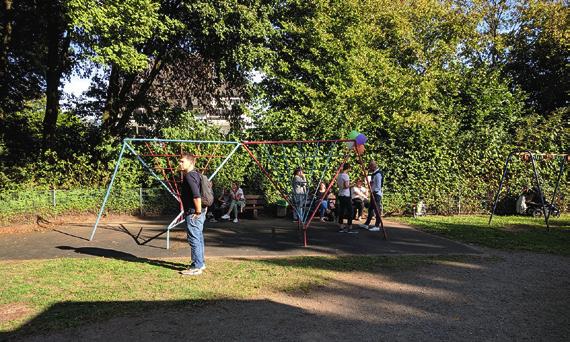 Bürgerverein Hahnerberg-Cronenfeld ge Familien nach Wuppertal zu locken oder hier zu halten, insbesondere in alternden Stadtteilen wie Cronenberg, muss im Sinne der Stadt sein.