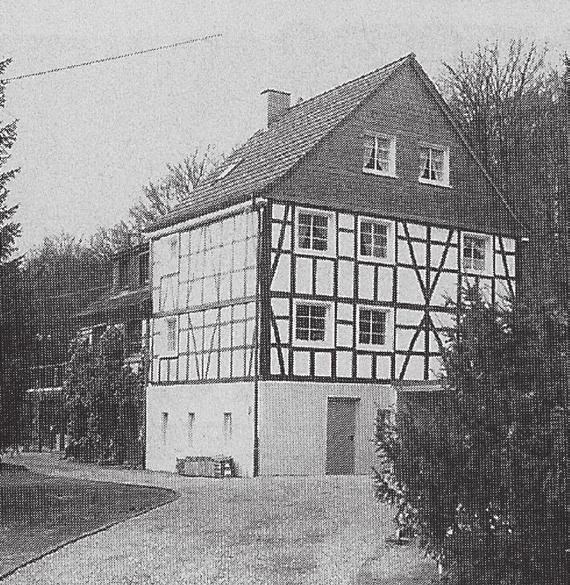 Vor 20 Jahren Ehemaliges Kinkel-Haus am Büngershammer. Heute durch eigenen Umbau: Sitz des Fischereiberechtigten des Gelpetales: Kurt Sagemüller.