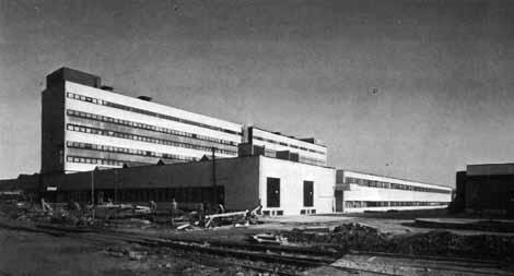 FÉLÁRNYÉKBAN 11. Orbán József Ramocsai István H. Soós Györgyi és munkatársaik: A Pécsi Bőrgyár krómcserző üzeme, 1964 1967 Szabó 1975 (ld. 15. j.) 112. 12.