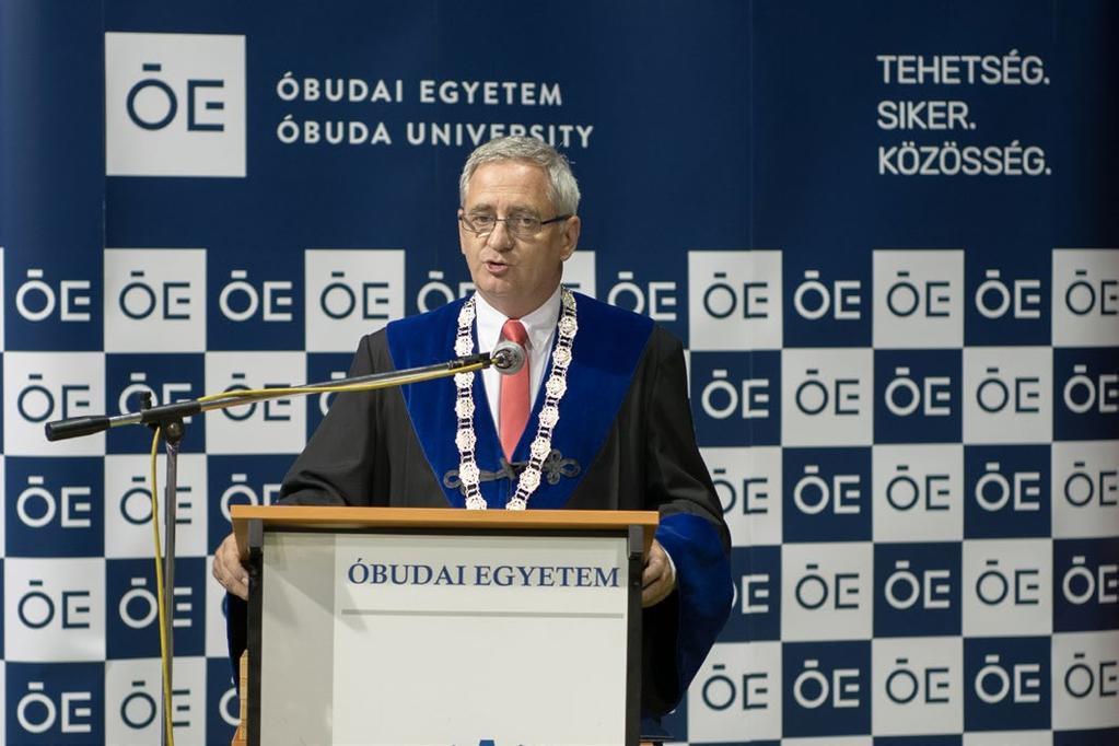 Az ünnepséget a 2019-ben öt BSc-s és két MSc-s specializáción végzett hallgatók okleveleinek és igazolásainak átadása és az ünnepélyes mérnöki fogadalomtétel zárta.