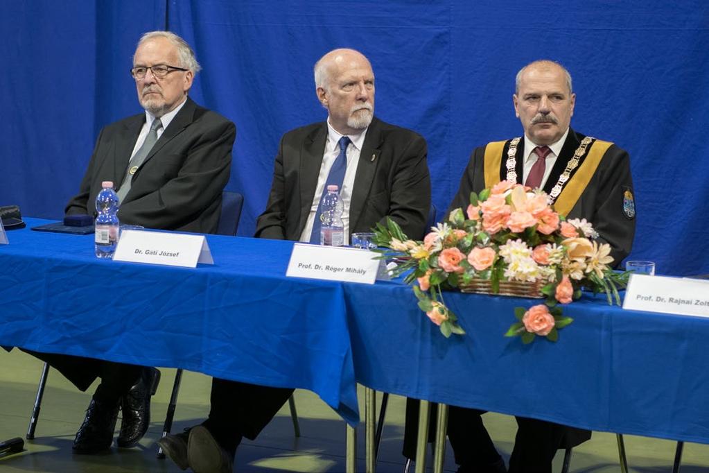stratégia miniszteri tanácsadói csapatát erősíti.