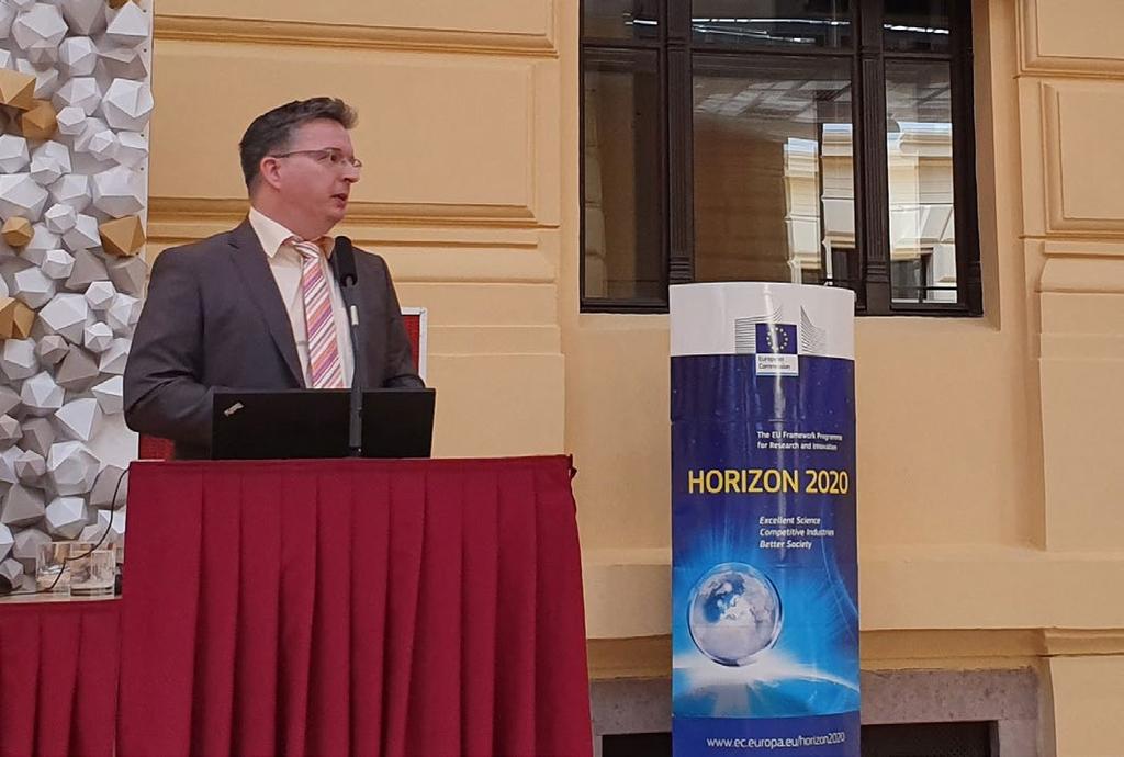 tekintettel, hogy bemutassa, miképpen válhatnak sikeresebbé a hazai pályázók az EU Horizont 2020 és a közeljövőben induló Horizont Európa kutatási és innovációs keretprogramjaiban.