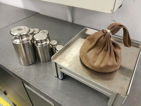 élelmiszeripari megoldásokat létrehozni, mint pl. automata vágó/mérlegelő/csomagoló/címkéző berendezések, akár 3 db/sec teljesítménnyel.