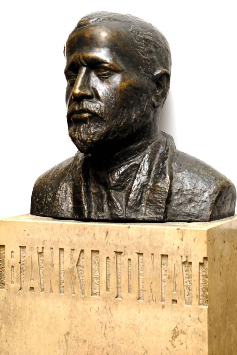 A Hírmondó 2019. évi számai áttekintést adnak az 1879-ben alapított első jogelőd, a Magyar Királyi Állami Közép Ipartanoda alapítása óta eltelt 140 év intézményi eseményeiről.