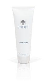 Aloe verával, algakivonattal, A- és E- vitaminnal táplálja a bőrt. 250 ml Termékszám 97101239 LIQUID BODY LUFRA (TUSFÜRDŐ TESTRADÍRRAL) Az egészséges és tiszta megjelenésű bőr élményéért.