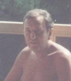 Imre bácsi B. Imrét csak egy felületes szemlélő keresztelhette el Bárányfelhőnek, aki a gyapjas, ritkás szőke hajáról és tettetett tutyimutyiságáról ítélte meg.