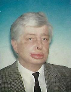 FÁJDALOM ÉS KÖNNY Doleo ergo sum. (Pius) Róluk sem hallgathatok, bár nem találkoztak egymással. Az elsőt gyorsan elintézhetjük.