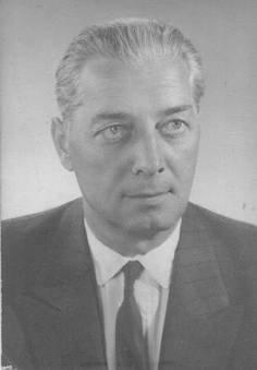 Édesapám Ott álltam a halálos ágyánál, de a végső pillanat előtt a doktornő kitessékelt. Fél perccel korábban apu még a nővérkével viccelt úgy, hogy annak a könnye is csorgott a nevetéstől.