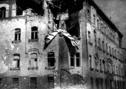 30-án 07 óráig egyetlen mérés sem maradt ki, (legfeljebb légitámadás miatt az észlelés egy órával késôbb történt bejegyzés olvasható).