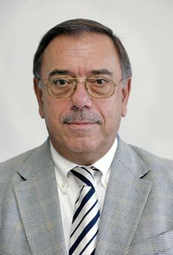 PRO FACULTATE MEDICINAE KITÜNTETÉSEK Arany fokozat Dr. Kovács L. Gábor egyetemi tanár PTE, KK, Laboratóriumi Medicina Intézet Dr. Kovács L. Gábor Pécsett született 1948-ban.