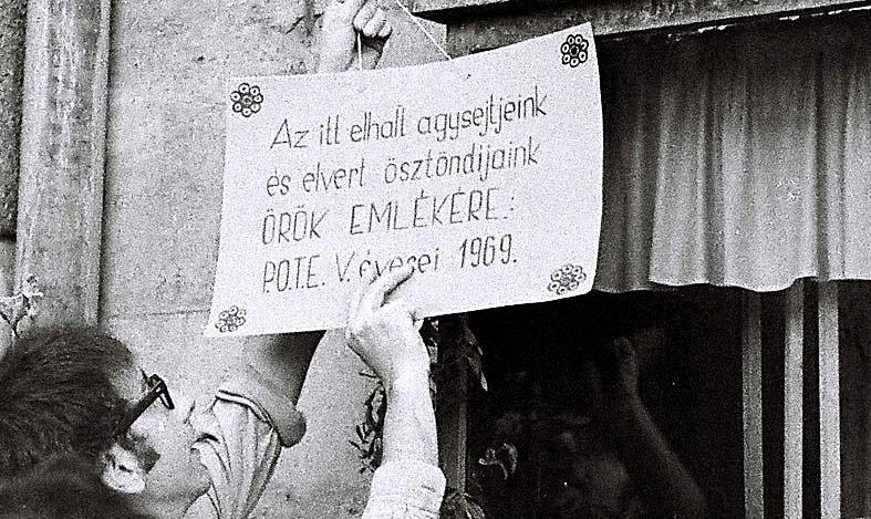 év végén, a szorgalmi idõszak