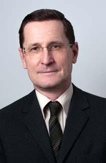 Kezdetben a PTE Aneszteziológiai és Intenzív Terápiás Intézet, valamint a Traumatológiai és Kézsebészeti Klinika munkatársa volt.