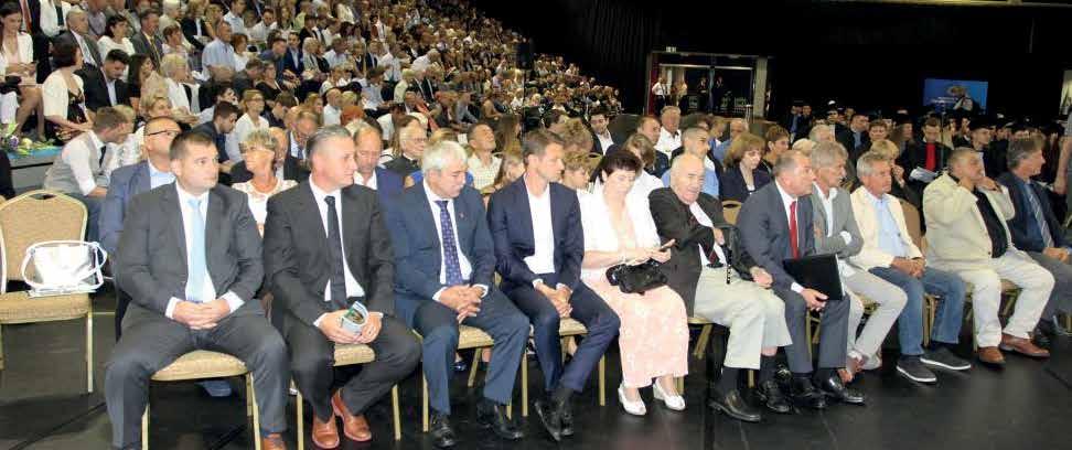 A megújult formájú, színes tartalmú Magyar Edző folyóiratunk 2016-ban két számmal, 2017-ben három számmal jelentkezett.
