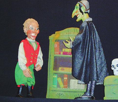 A r o m a n t i k u s e m b e r i s é g k ö l t e m é n y 13 1 b) Fogalmazzátok meg röviden, mi történik szerintetek a képen, és írjátok le vagy jósoljátok meg, hogyan folytatódik a jelenet!