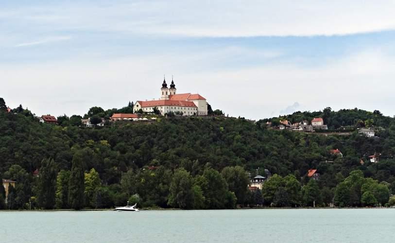 Ezáltal a vizuális kommunikáció is