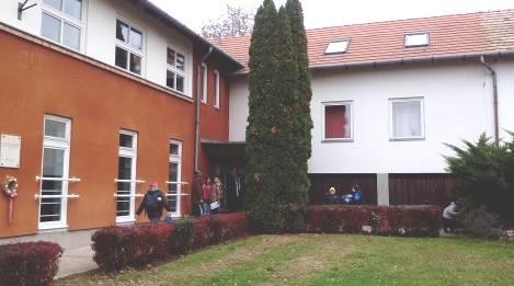 Intézmény,