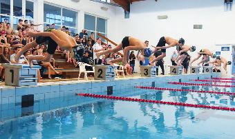 A Tiszaújvárosi Diáksport Bizottság a Sportcentrum uszodájában rendezte meg a körzeti diákolimpiai úszóversenyt.