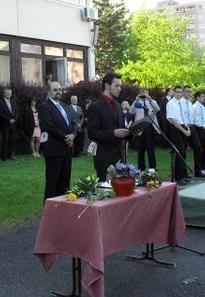 végzősöket Oross