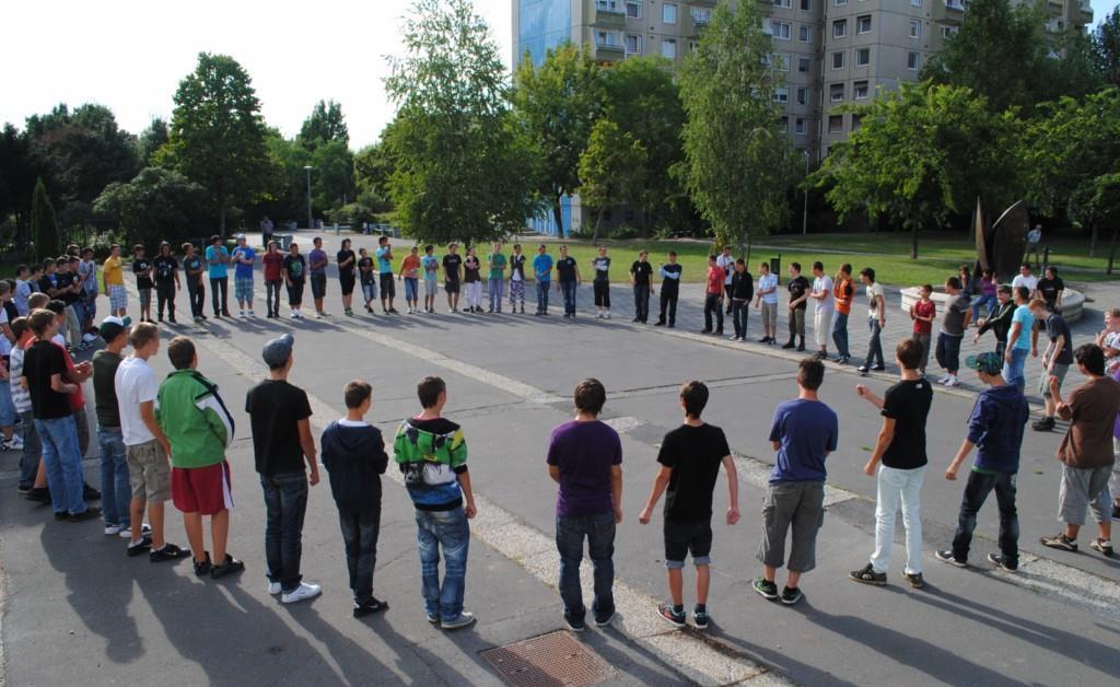 DIÁKJAINK BESZÁMOLÓIBÓL Diákélet utánpótlás Az első maradandó élményem a PÁGISZ-ban a gólyatábor volt.