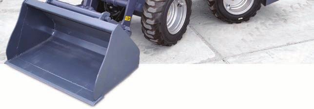 480 kg Meghajtás: hidrosztatikus,