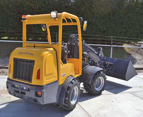 W12 Az Eurotrac W12 homlokrakodó, 36 LE Kubota motor hajtja. A többi Eurotrac homlokrakodóhoz hasonlóan a W12 is igen megbízható és robosztus.