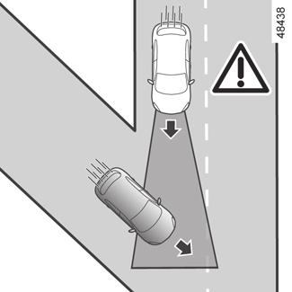 A(z) Stop and Go adaptív sebességtartó automatika csak autópályán (vagy többsávos főúton elválasztó elemmel) használható.