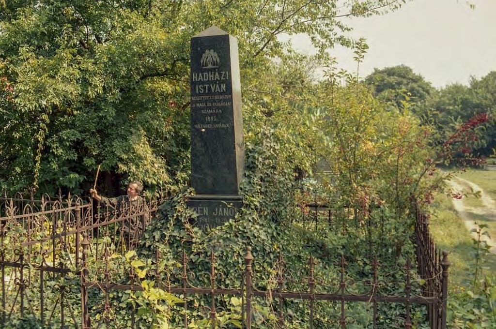 SÍRHELYSZÁM: 120.