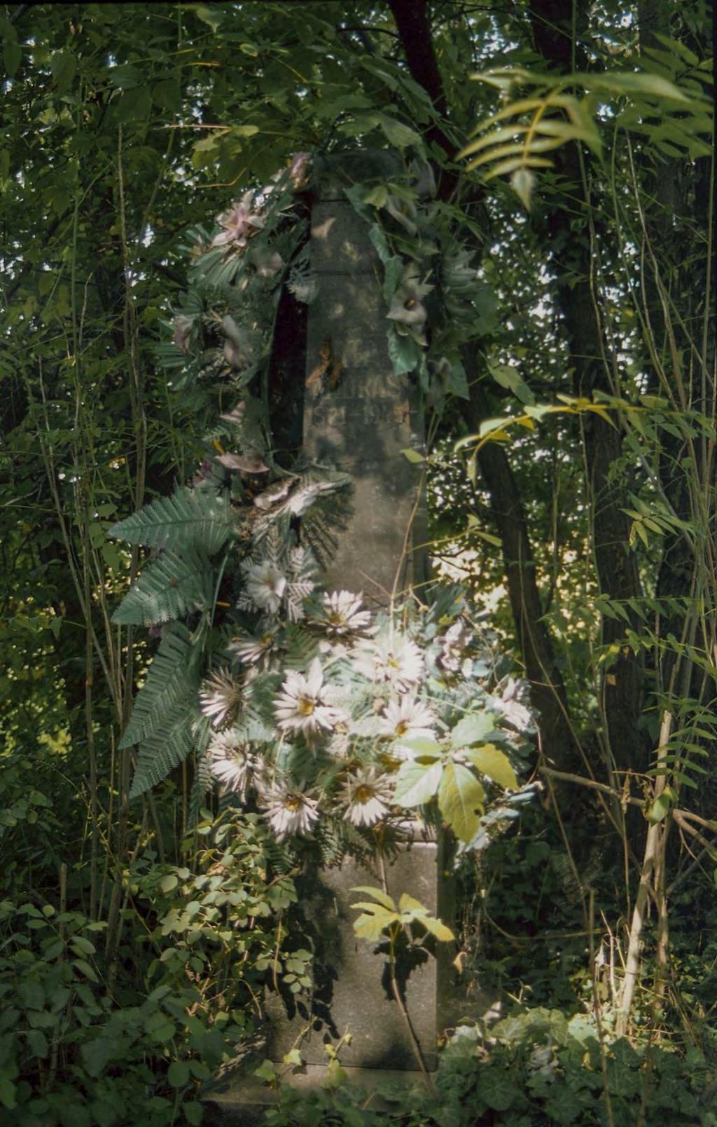 SÍRHELYSZÁM: 142.