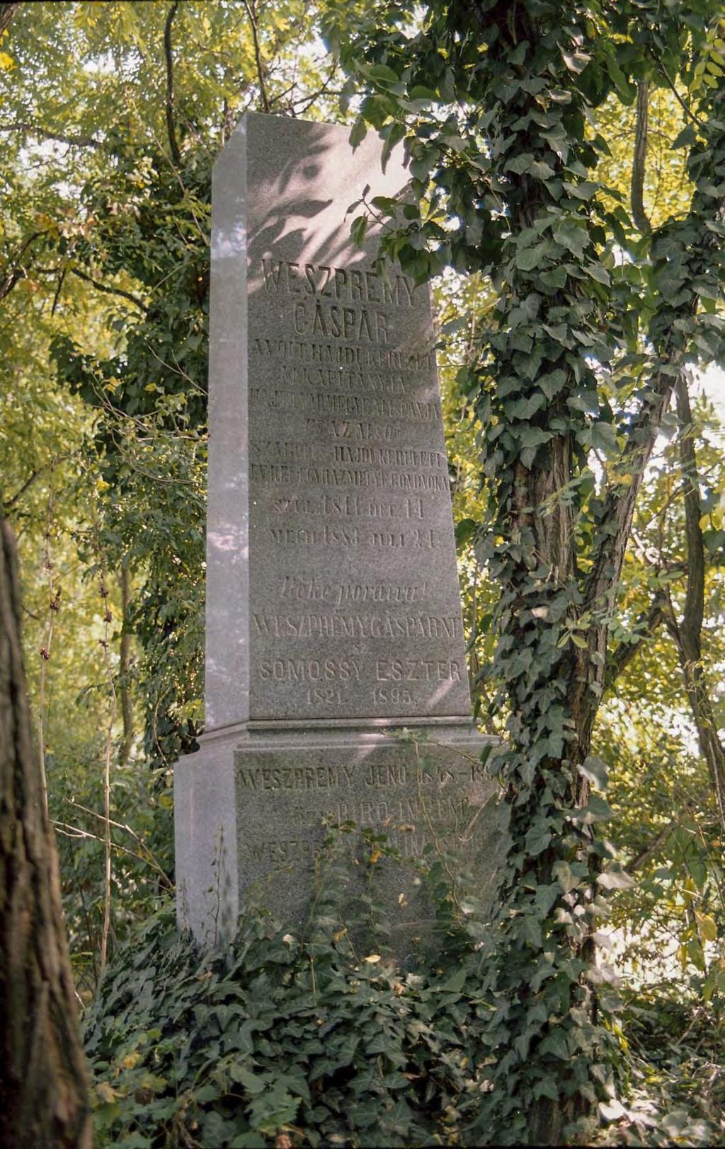 SÍRHELYSZÁM: 162. FELIRAT: Weszprémi Gáspár a volt Hajdúkerület alkapitányja Hajdú vármegye alispánja és az alsó szabolcs-hajdúkerületi ev. ref. egyházmegye gondnoka. szül.