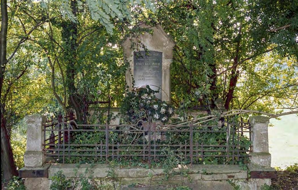 SÍRHELYSZÁM: 22. FELIRAT: Kovács Nagy Imre családi sírboltja. Kovács Nagy Imre élt 51 évet meghalt 1926. deczember 11.