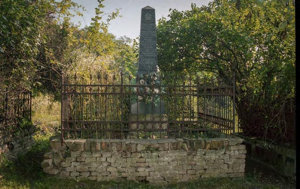 SÍRHELYSZÁM: 3. FELIRAT: Itt nyugszik Kovács Ferencz szül: 1851 március 20.