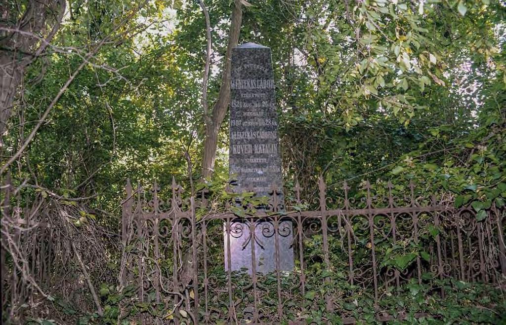 SÍRHELYSZÁM: 51. FELIRAT: Itt nyugszik idősebb Fazekas Gábor született 1821. aug. 25. meghalt 1907.