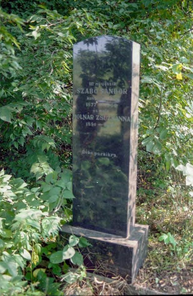 SÍRHELYSZÁM: 82.