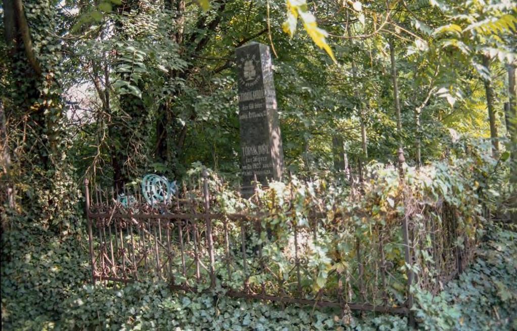 SÍRHELYSZÁM: 91. FELIRAT: ABFRA. Itt nyugszik Török András élt 60 évet megh. 1905. nov. 22.,Török Imre élt 56 évet megh. 1927.