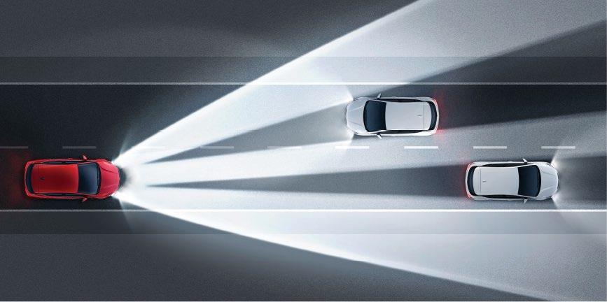 A távolsági fénnyel bevilágított területet a rendszer automatikusan szabályozza, így Ön más járművezetők zavarása nélkül közlekedhet.